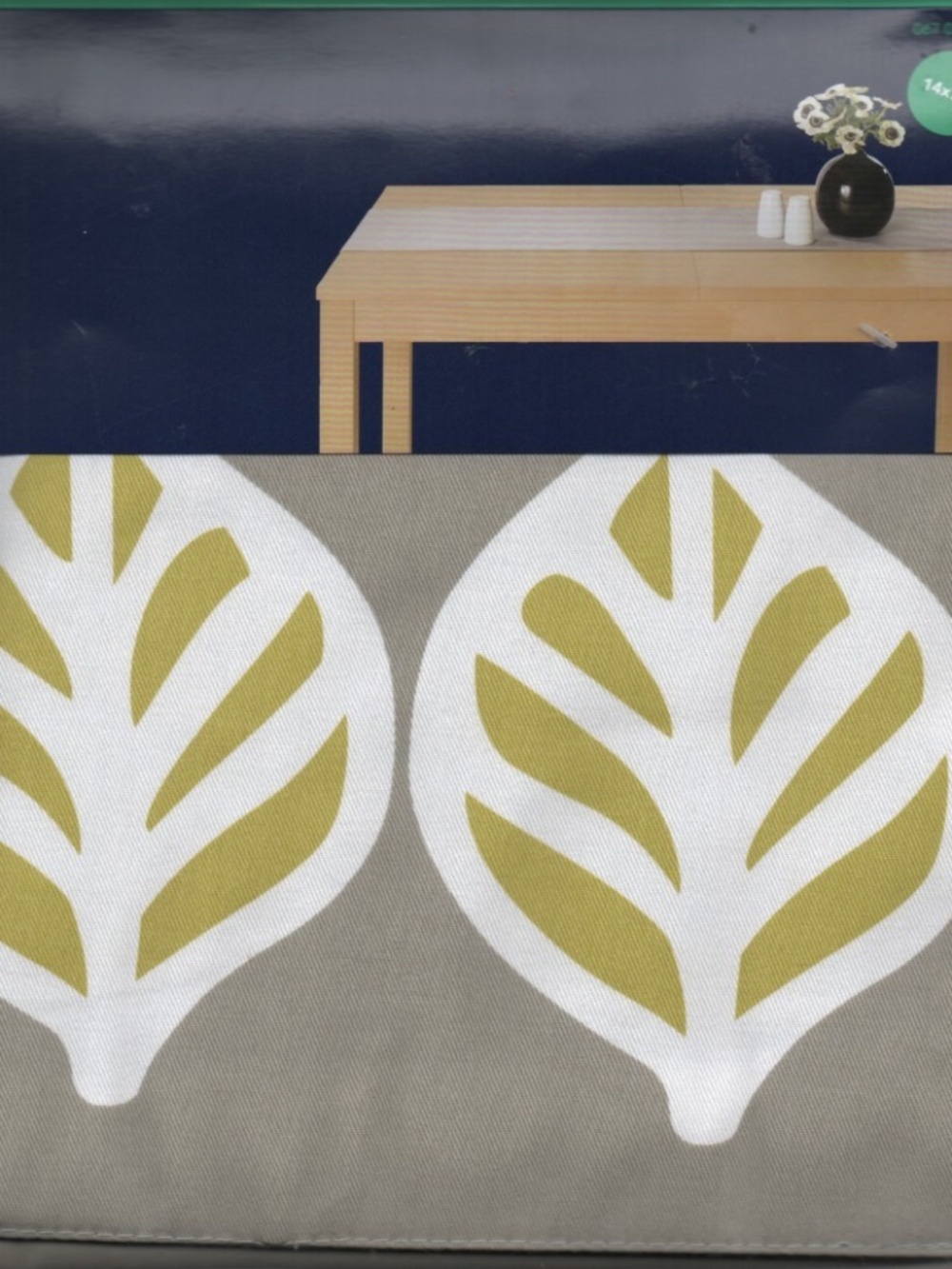 Room Essentials Green White Modern Leaf Retro Mod Table Runner 14 x 72" NEW